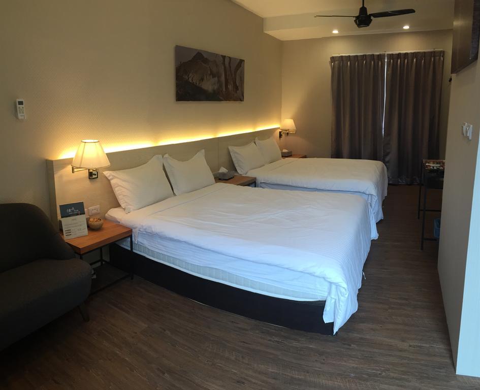 Cozy Cozy Hostel 台南 エクステリア 写真