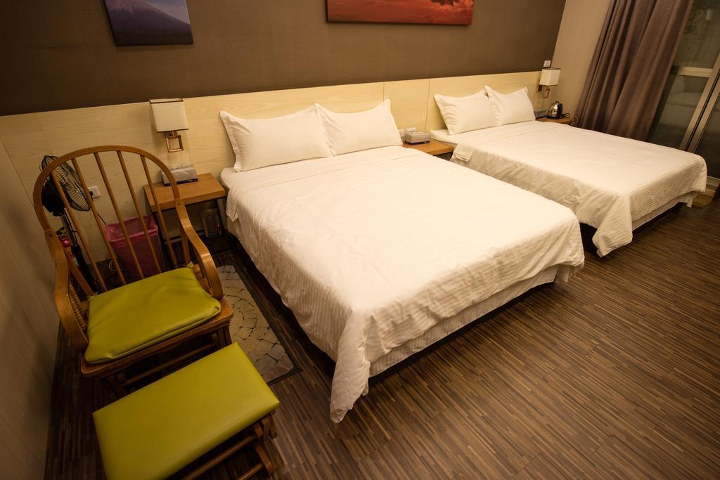 Cozy Cozy Hostel 台南 エクステリア 写真
