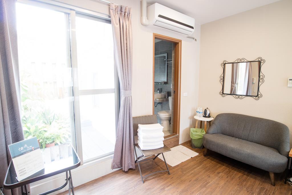 Cozy Cozy Hostel 台南 エクステリア 写真